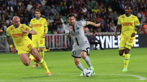 NANTES, FRANCE - SEPTEMBER 03: Lionel Messi #30 of Paris Saint-Germain in action during the Ligue 1 match between FC Nantes and Paris Saint-Germain at Stade de la Beaujoire on September 03, 2022 in Nantes, France. (Photo by Xavier Laine/Getty Images)